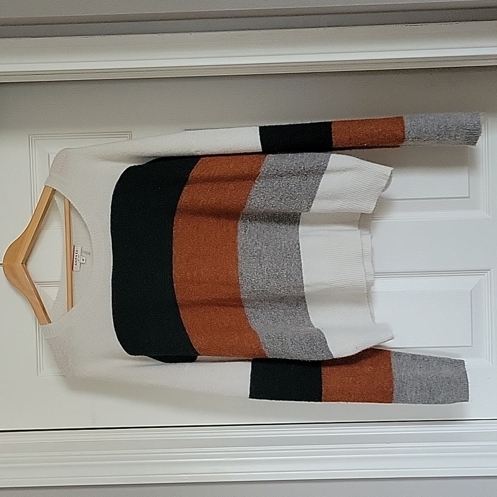 !Womens cute color block sweater